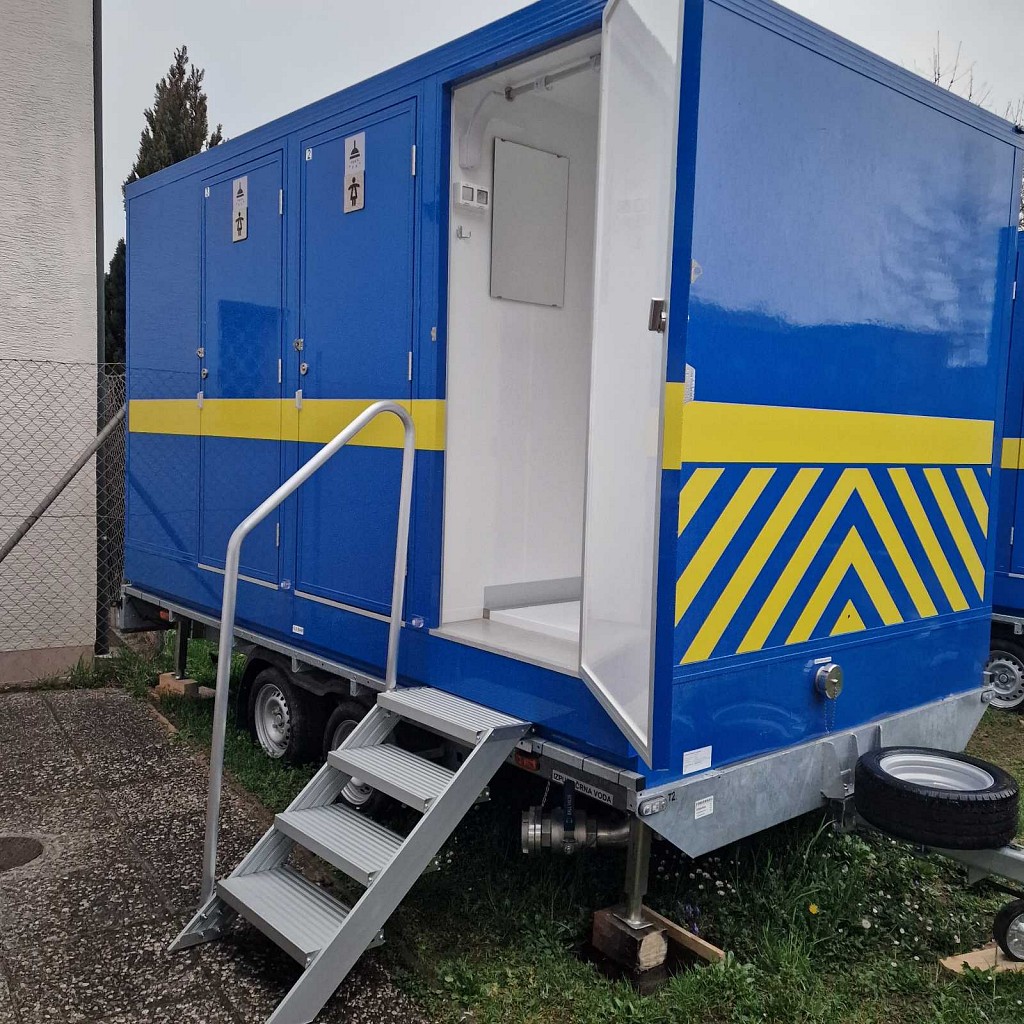 Sanitarna prikolica - tuš modul