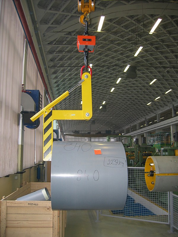 Self-balancing coil hook CKX