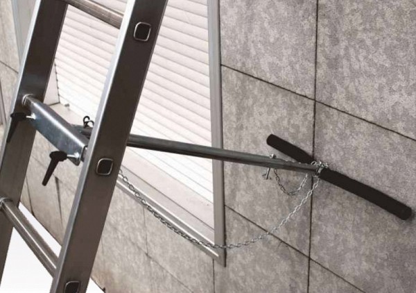 Accessories on request: Wall support