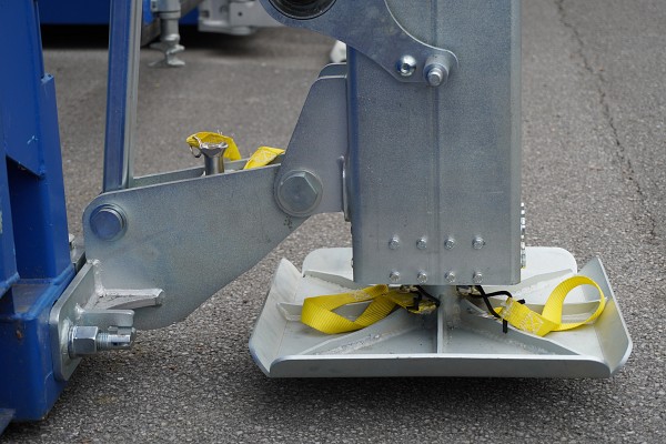 Self lifting container legs PDK